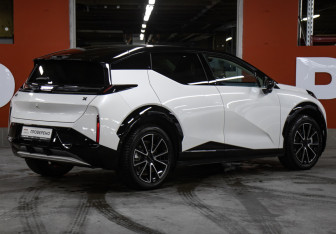 Подержанный автомобиль Zeekr X 2023 года (5 фото)