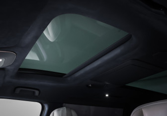 Подержанный автомобиль Zeekr 009 2023 года (18 фото)