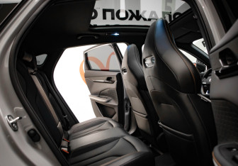 Подержанный автомобиль Changan UNI-V 2024 года (31 фото)