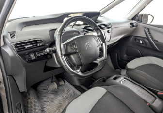Подержанный автомобиль Citroen C4 Picasso 2016 года (16 фото)