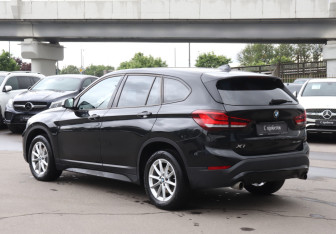Подержанный автомобиль BMW X1 2020 года (7 фото)