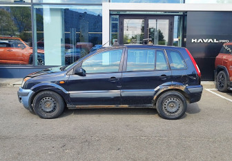 Подержанный автомобиль Ford Fusion 2008 года (8 фото)