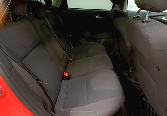 Подержанный автомобиль Ford Focus Hatchback 2011 года (23 фото)