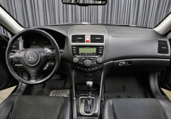 Подержанный автомобиль Honda Accord Sedan 2007 года (14 фото)