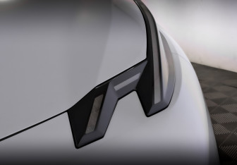 Подержанный автомобиль Zeekr X 2023 года (17 фото)