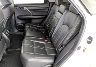 Подержанный автомобиль Lexus RX 2019 года (12 фото)