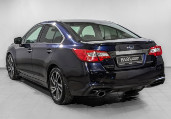 Подержанный автомобиль Subaru Legacy Sedan 2019 года (7 фото)