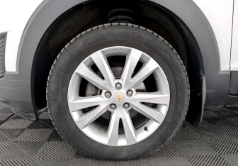 Подержанный автомобиль Chevrolet Captiva 2014 года (18 фото)