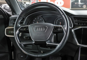 Подержанный автомобиль Audi A6 Sedan 2021 года (17 фото)