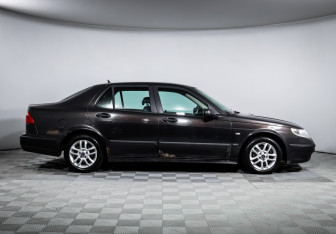 Подержанный автомобиль Saab 9-5 Sedan 2003 года (4 фото)
