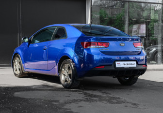 Подержанный автомобиль Kia Cerato Coupe 2010 года (6 фото)