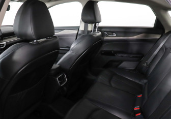 Подержанный автомобиль Kia K5 2021 года (12 фото)