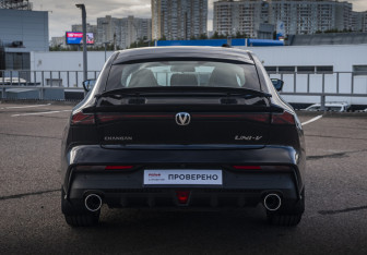 Подержанный автомобиль Changan UNI-V 2024 года (6 фото)