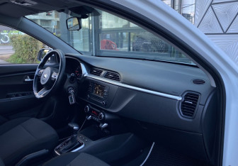 Подержанный автомобиль Kia Rio Hatchback 2021 года (26 фото)