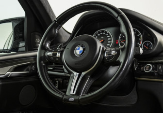 Подержанный автомобиль BMW X5 M 2016 года (10 фото)