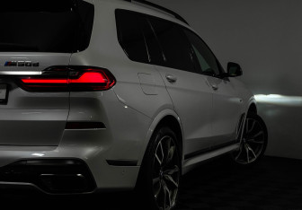 Подержанный автомобиль BMW X7 2019 года (27 фото)