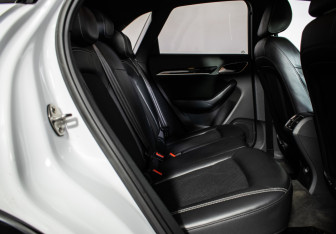 Подержанный автомобиль Audi Q3 2018 года (9 фото)