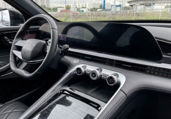 Подержанный автомобиль Exeed RX 2023 года (9 фото)
