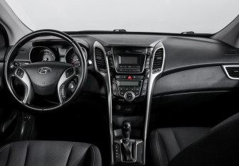 Подержанный автомобиль Hyundai i30 Hatchback 2014 года (12 фото)