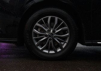 Подержанный автомобиль FAW Bestune M9 2023 года (23 фото)