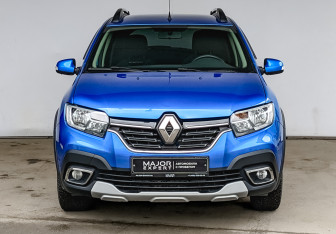 Подержанный автомобиль Renault Sandero 2021 года (2 фото)