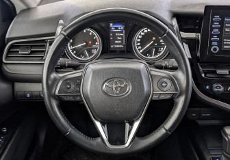 Подержанный автомобиль Toyota Camry Sedan 2021 года (22 фото)