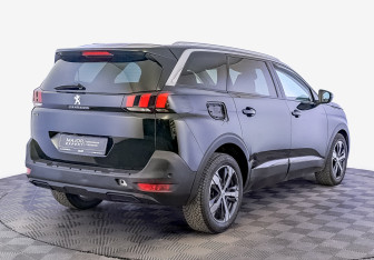 Подержанный автомобиль Peugeot 5008 Suv 2018 года (5 фото)