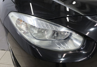 Подержанный автомобиль Renault Fluence 2012 года (21 фото)