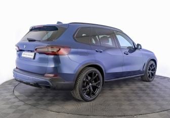 Подержанный автомобиль BMW X5 2019 года (5 фото)