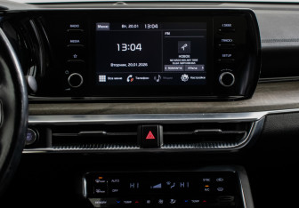 Подержанный автомобиль Kia K5 2021 года (13 фото)