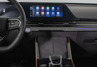 Подержанный автомобиль Omoda C5 2023 года (14 фото)