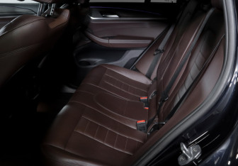 Подержанный автомобиль BMW X4 2018 года (10 фото)