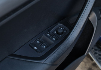 Подержанный автомобиль Skoda Karoq 2021 года (17 фото)