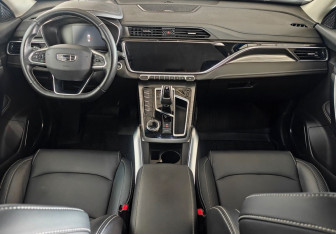 Подержанный автомобиль Geely Atlas Pro 2022 года (11 фото)