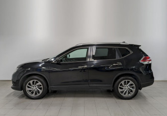 Подержанный автомобиль Nissan X-Trail 2018 года (8 фото)