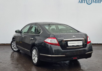 Подержанный автомобиль Nissan Teana 2013 года (7 фото)