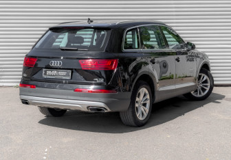 Подержанный автомобиль Audi Q7 2018 года (5 фото)