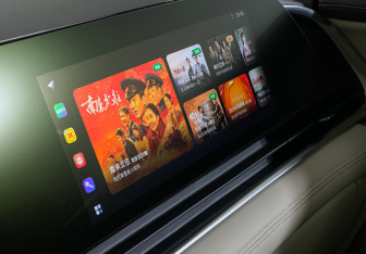 Подержанный автомобиль Voyah Dream 2022 года (23 фото)