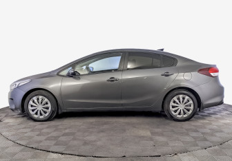 Подержанный автомобиль Kia Cerato Sedan 2018 года (8 фото)