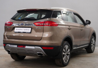 Подержанный автомобиль Geely Atlas 2019 года (5 фото)