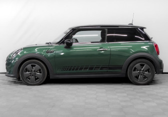 Подержанный автомобиль MINI Hatch 2021 года (9 фото)