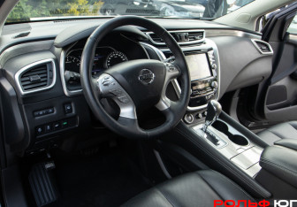 Подержанный автомобиль Nissan Murano Suv 2019 года (16 фото)