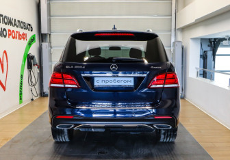 Подержанный автомобиль Mercedes-Benz GLE 2018 года (5 фото)