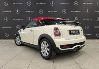 Подержанный автомобиль MINI Coupe 2012 года (7 фото)