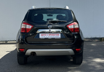 Подержанный автомобиль Nissan Terrano 2015 года (6 фото)