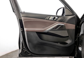 Подержанный автомобиль BMW X6 2020 года (19 фото)
