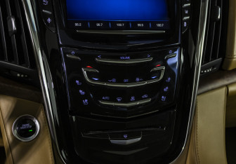 Подержанный автомобиль Cadillac Escalade Suv 2015 года (18 фото)