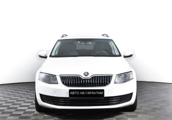Подержанный автомобиль Skoda Octavia Wagon 2015 года (2 фото)