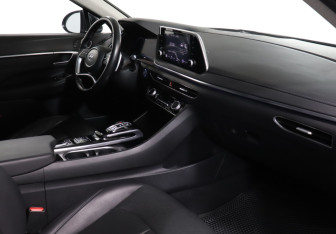 Подержанный автомобиль Hyundai Sonata 2022 года (9 фото)
