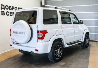 Подержанный автомобиль УАЗ Patriot 2019 года (4 фото)